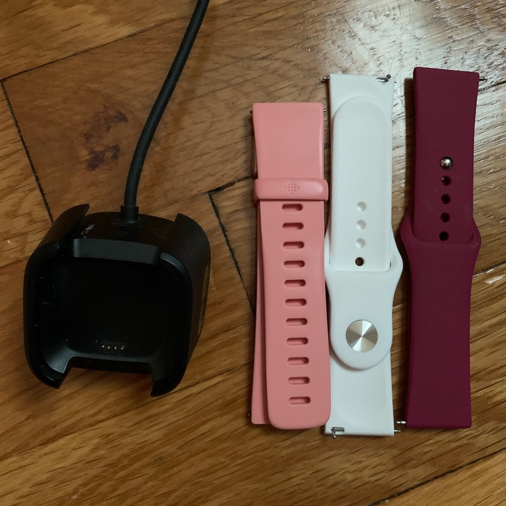 Fitbit Versa - Picture 3 of 3